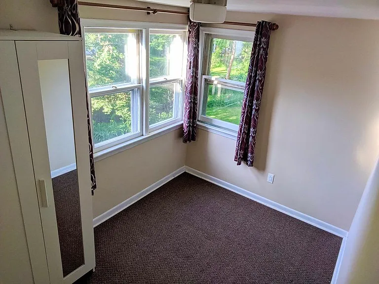 Upstairs bedroom #4