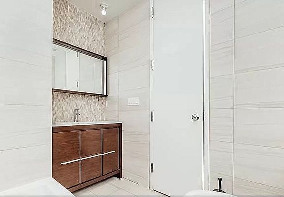 3rd image of 314 Rogers Ave #2