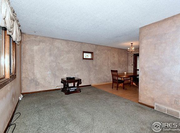 4th image of 804 44th Ave