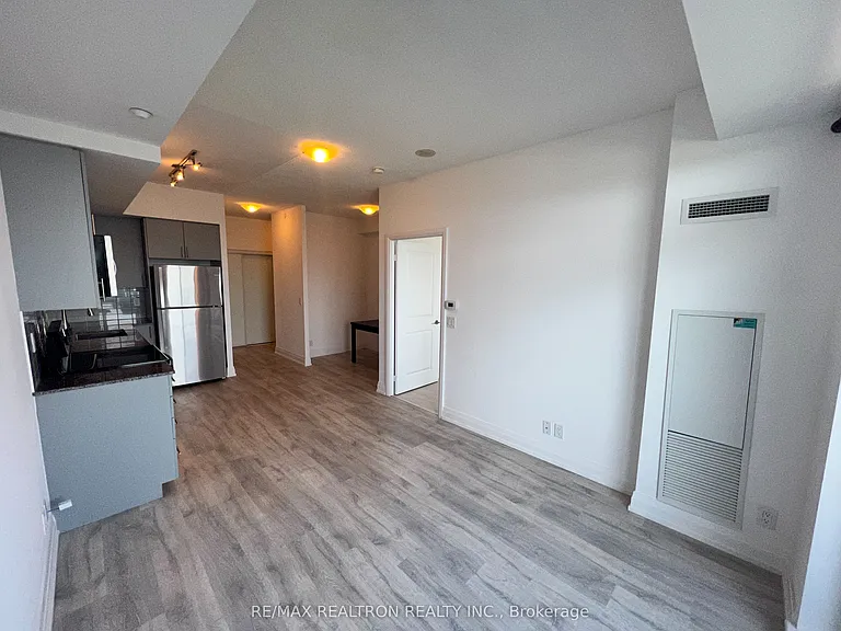 7890 Bathurst St #2008 — Photo 14