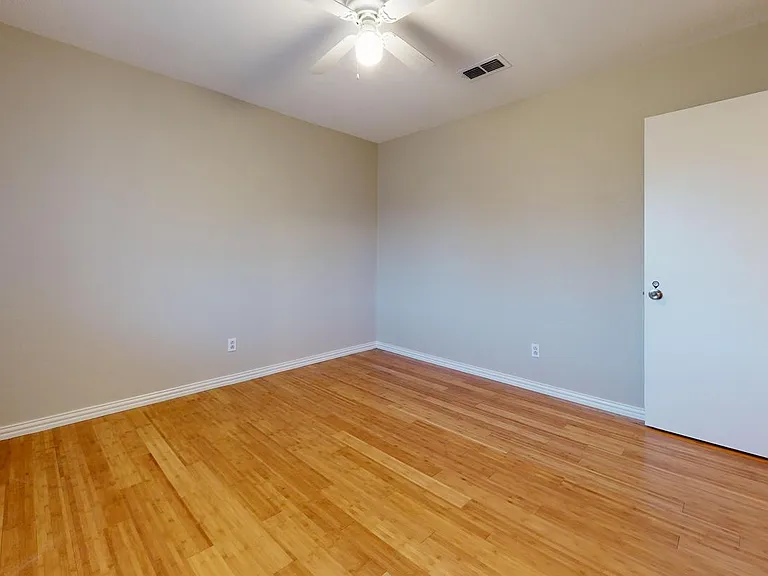 8128 Heritage Place Dr — Photo 10