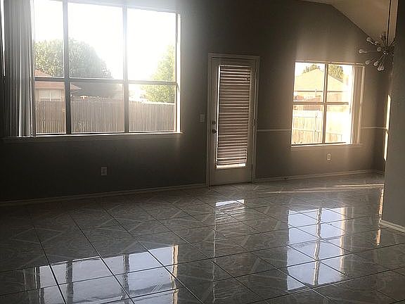 2nd image of 2825 Wheatland Dr