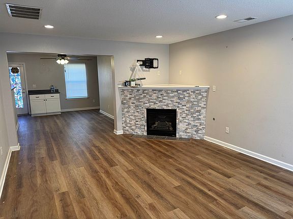 3rd image of 4681 Northwood Hills Dr
