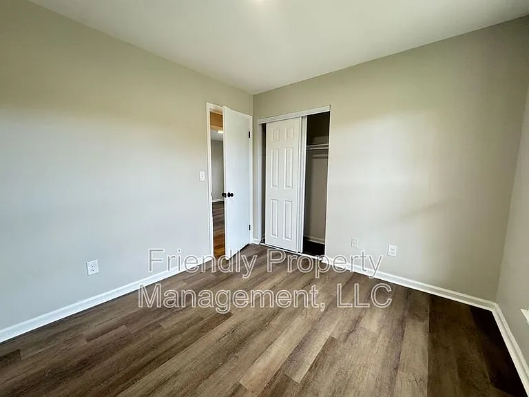1050 File St — Photo 8