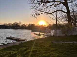 413A Lakeview Ct, Lowell, IN 46356