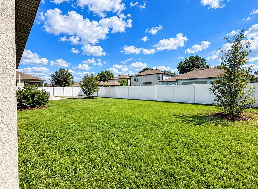 3 bed, 2.0 bath, 1844 sqft, $2,650 — Photo 4