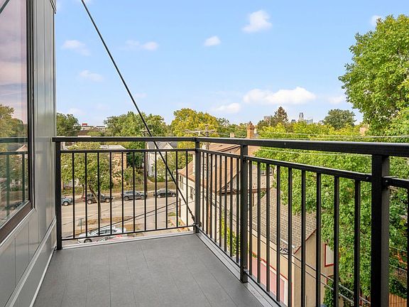 5th image of 2817 Girard Ave S APT 207