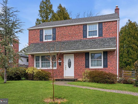 2nd image of 2609 Ashwood Dr