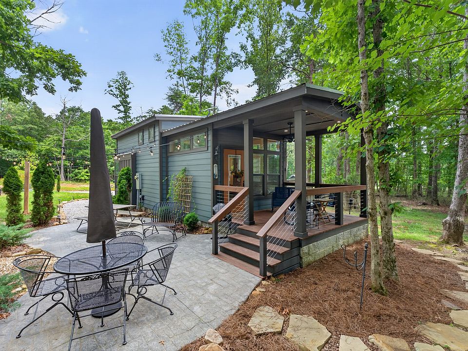 1st image of 25 White Oak Ct