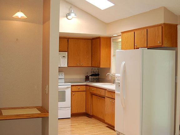 Kitchen and Desk Area