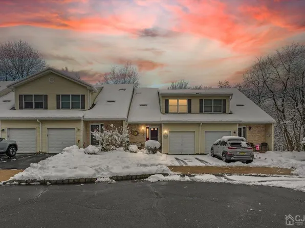 21 Maria Ct, Holmdel, NJ 07733