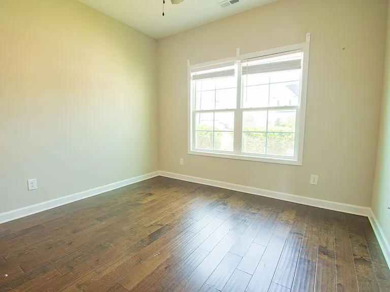 2220 Oldenburg Ln — Photo 4