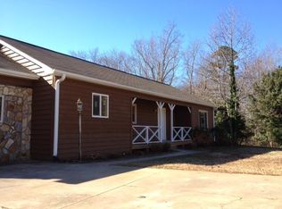 3912 11th St NE, Hickory, NC 28601