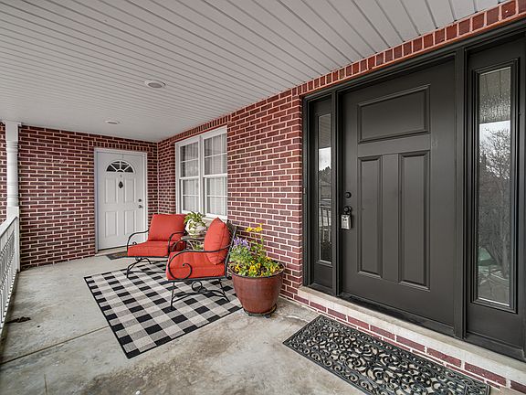 5th image of 22052 Rosemary Rd