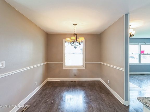 5th image of 323 Somerset Dr
