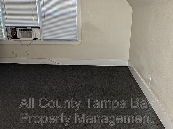 2nd image of 906 Jones St APT C