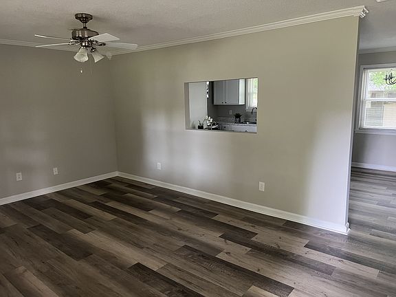 2nd image of 82 Honeysuckle Dr