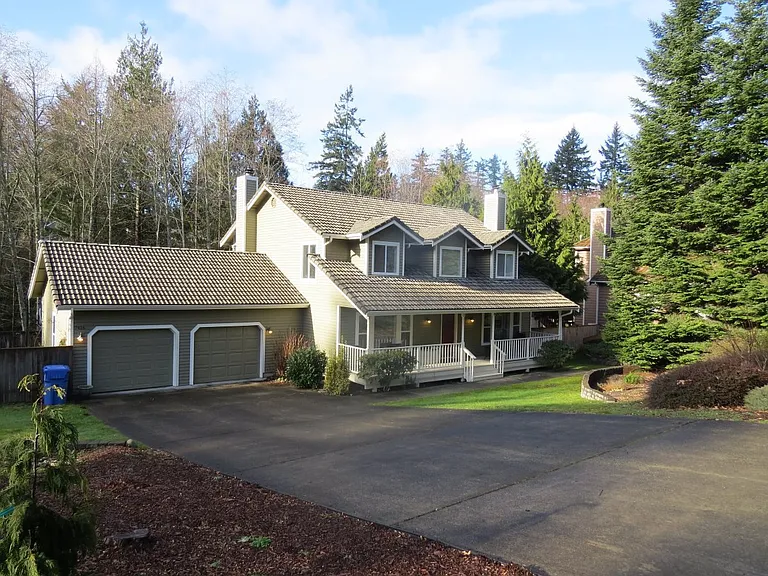 7416 Beaver Creek Ln — Photo 1