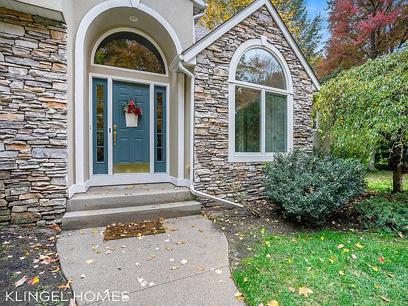 2nd image of 6879 Beech Creek Dr