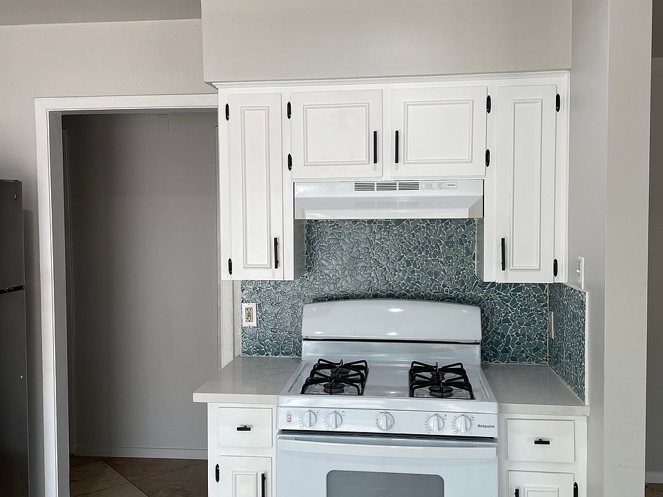 Gas range and oven.