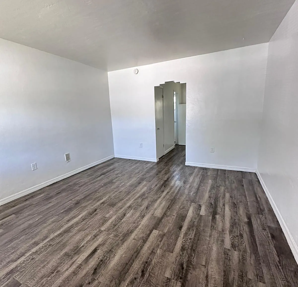 Studio, 500 sqft, $1,300 — Photo 3