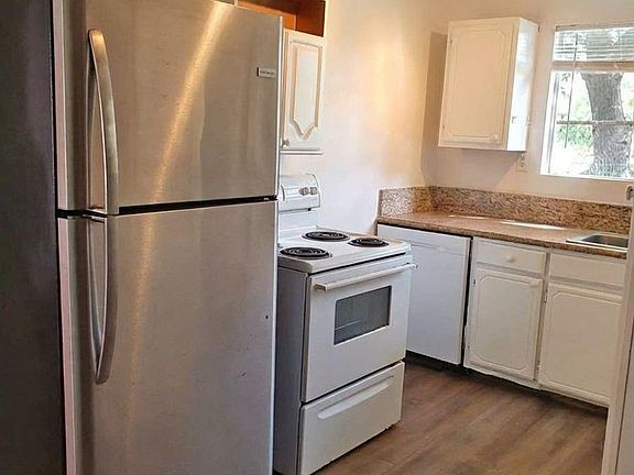 5th image of 1272 Pecan St