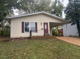 104 W Thornton Ave, Saint Louis, MO 63119