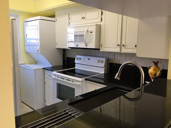 2nd image of 2530 E North St Unit 11-E