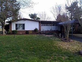 1st image of 402 Orchard Dr