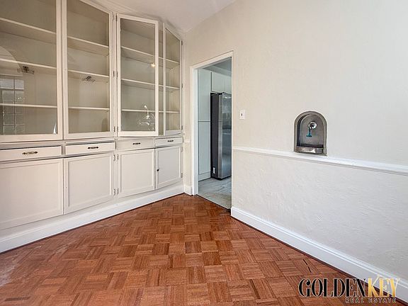 4th image of 16904 La Salle Ave #1