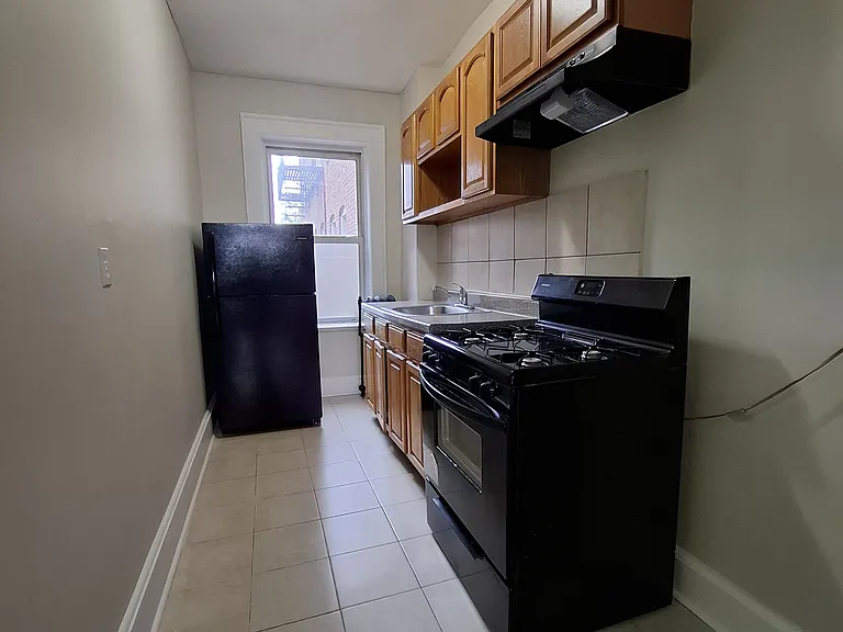 220 Roseville Ave #304 — Photo 2