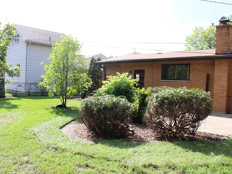 283 S Fair Ave — Photo 48