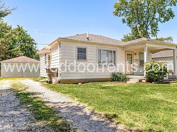 3rd image of 1742 N Whittier Pl