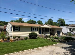 101 Wine St, Cranston, RI 02920