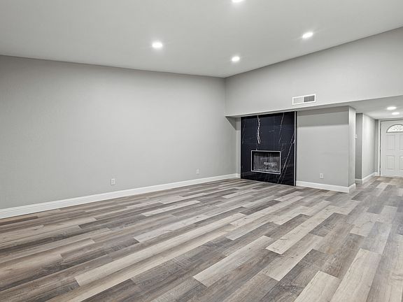 4th image of 3939 Branch Hollow Dr