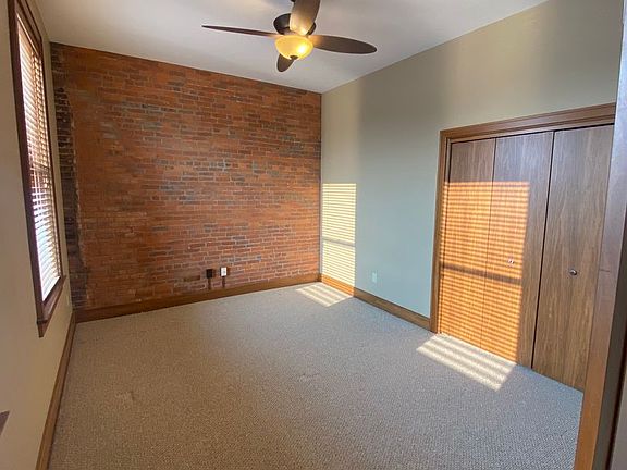 4th image of 108 N Main St APT B