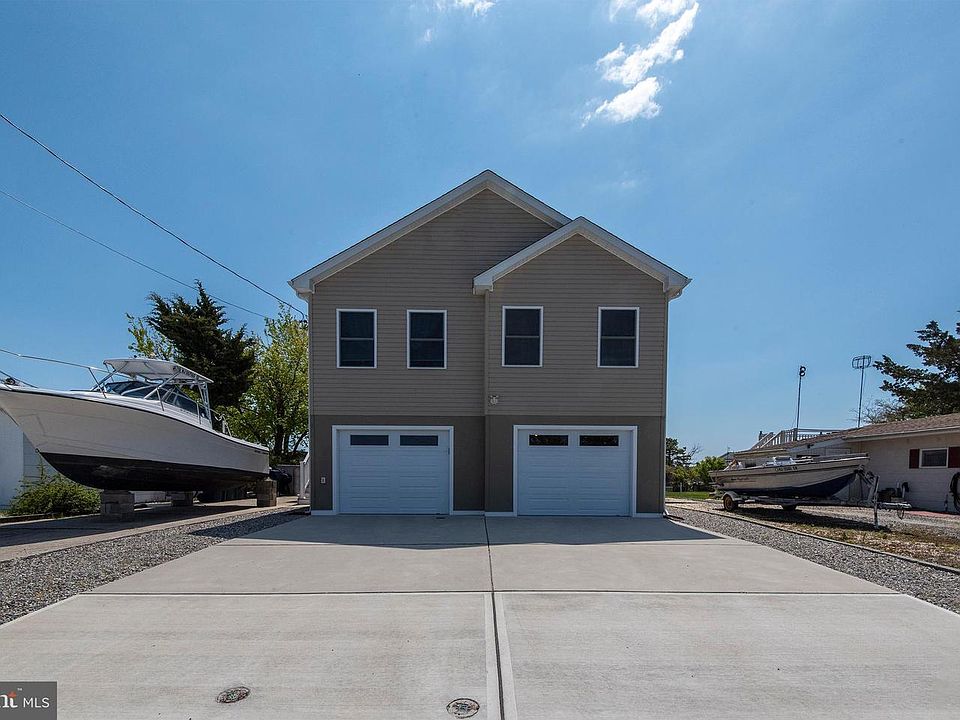 1st image of 415 Twin Lakes Blvd