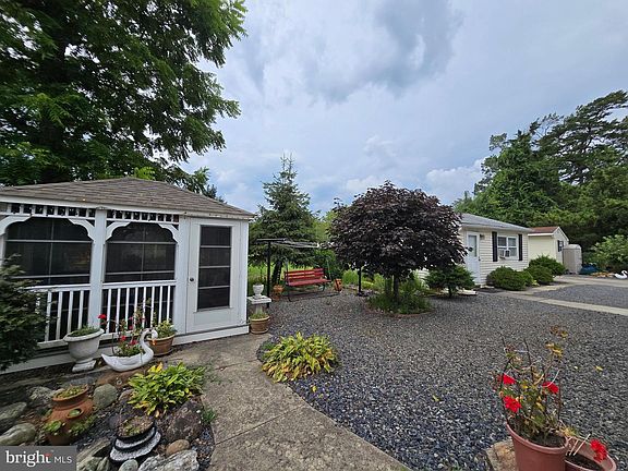 5th image of 135 Trenton Rd