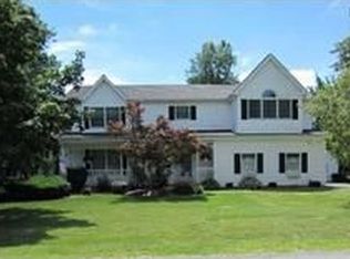 442 Chicora Rd, Lewiston, NY 14092