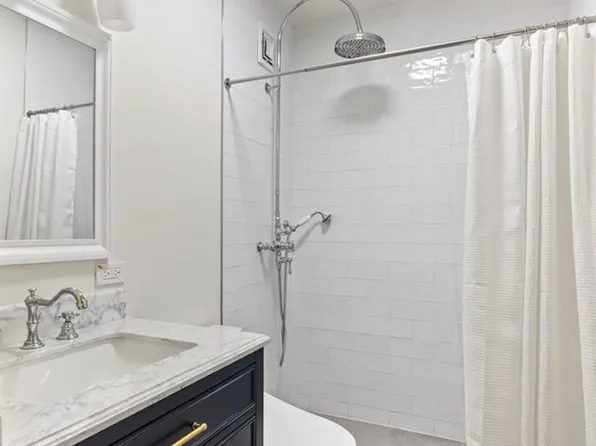 1001 5th Avenue image 9 of 11