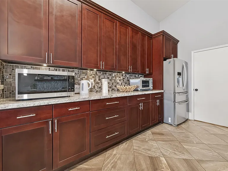 1214 Wesley Dr — Photo 22