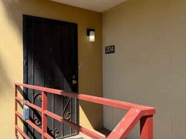 4630 N 68th St Unit 204, Scottsdale, AZ 85251