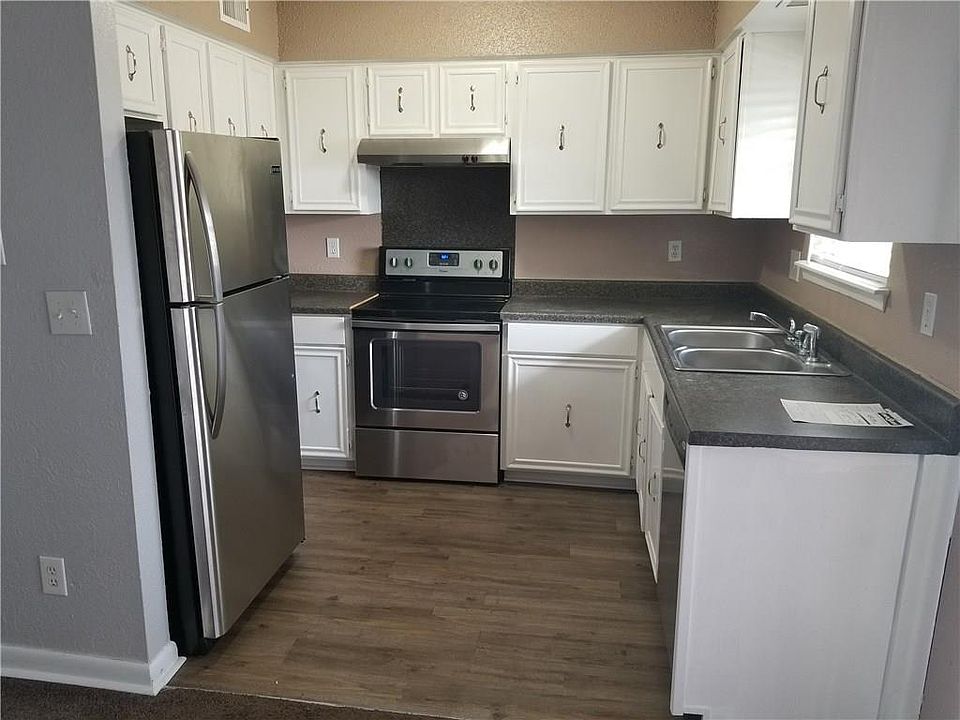 1st image of 2164 W Brooks St APT D