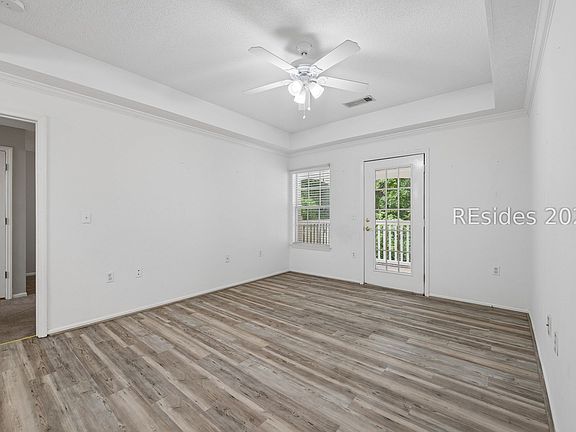 3rd image of 50 Pebble Beach Cv APT F214