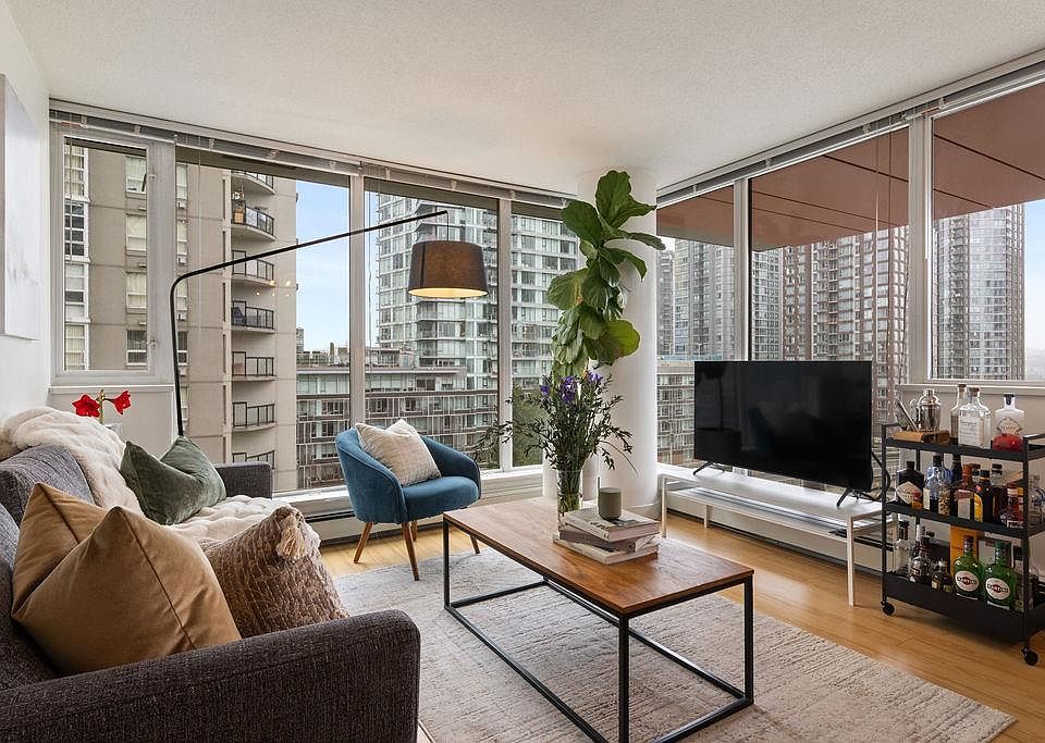 1st image of 1325 Rolston St #609