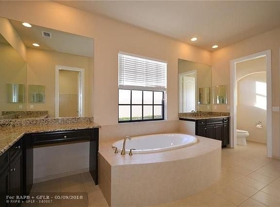 5th image of 8971 Lakeview Pl