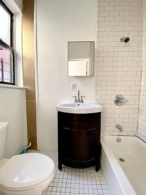 Rented by Parlor Real Estate Corp | media 21