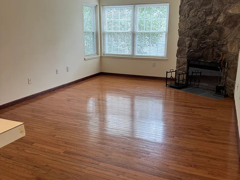 4 Meadow Ridge Rd #4 — Photo 16
