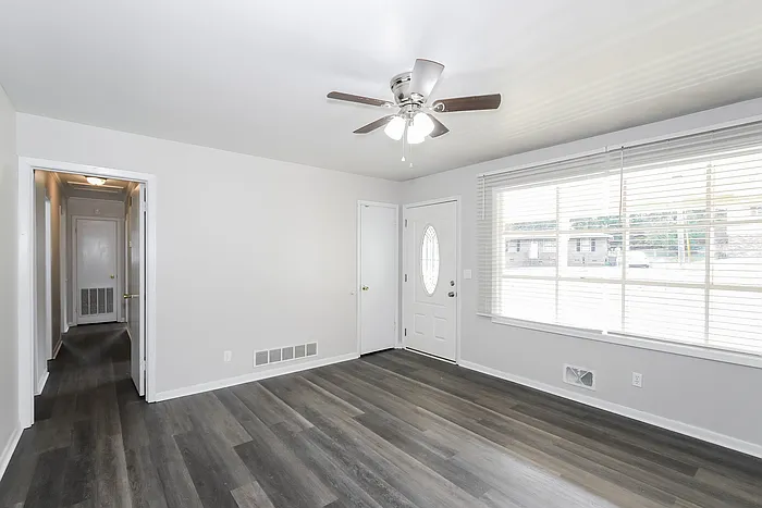 1115 Terrace Cir — Photo 5