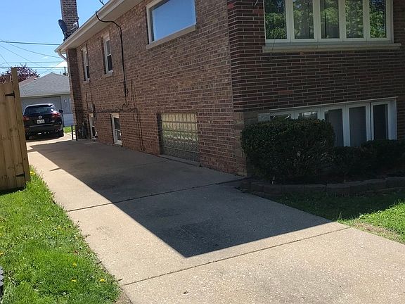 4th image of 3729 S 61st Ave
